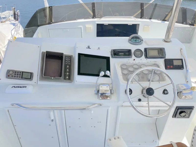 Slide: The Image of Ocean Yachts 48 Super Sport Convertible 1988 - 5100560