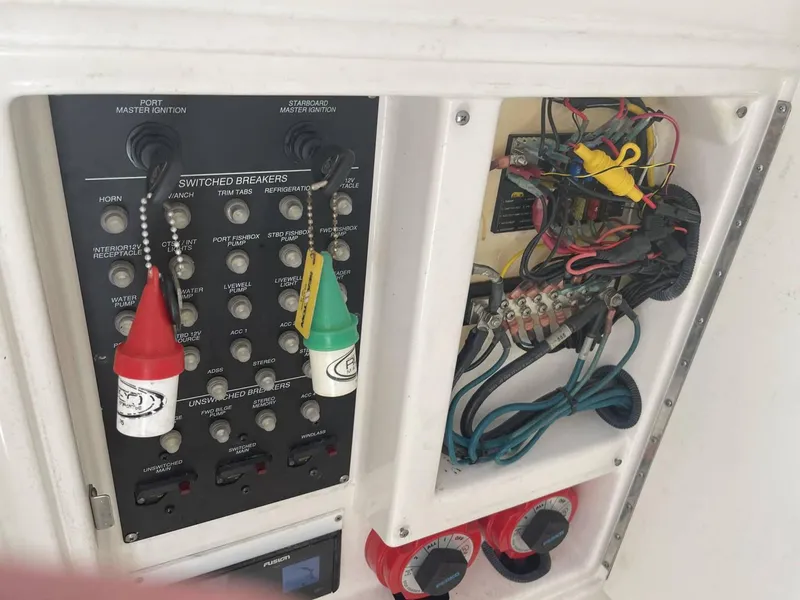 Slide: The Image of Boston Whaler 320 Outrage Cuddy Cabin 2008 - 3472508