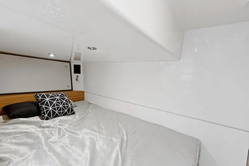 Slide: The Image of Boston Whaler 405 Conquest 2022 - 3473720