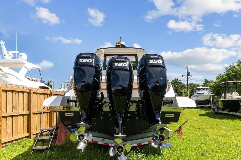 Slide: The Image of Astondoa 377 Coupe Outboard 2023 - 3473788