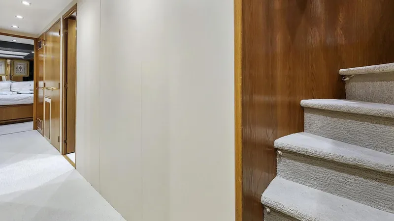 Slide: The Image of Hatteras 82 Convertible 1998 - 3477525