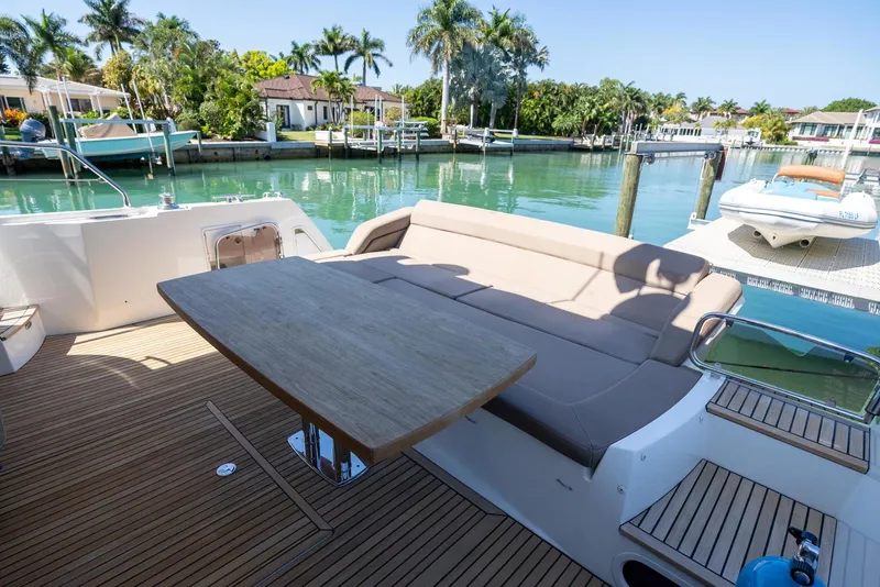 Slide: The Image of Prestige 550 S 2016 - 3477630