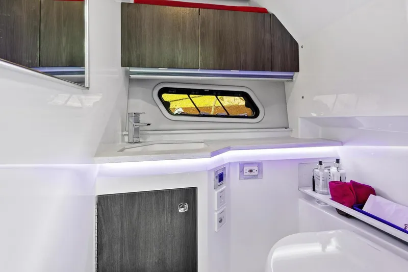 Slide: The Image of Formula 380 SSC 2021 - 3516125