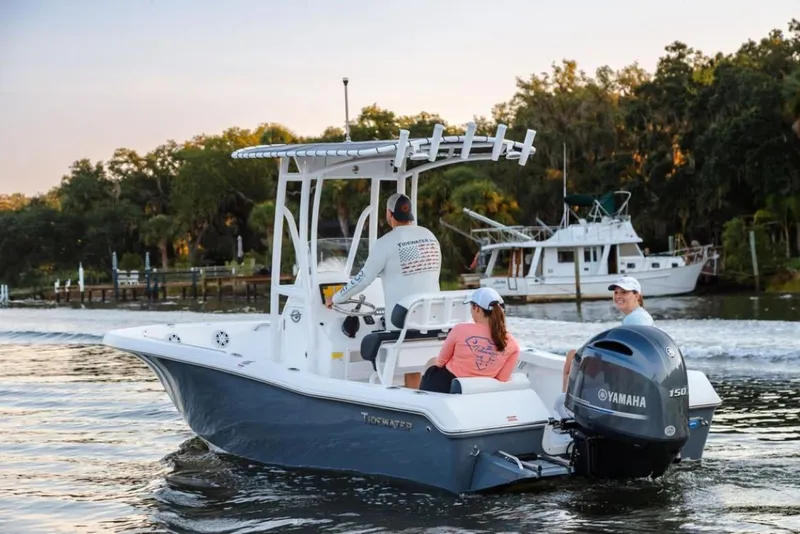 Slide: The Image of Tidewater 198 CC Adventure 2023 - 3492392