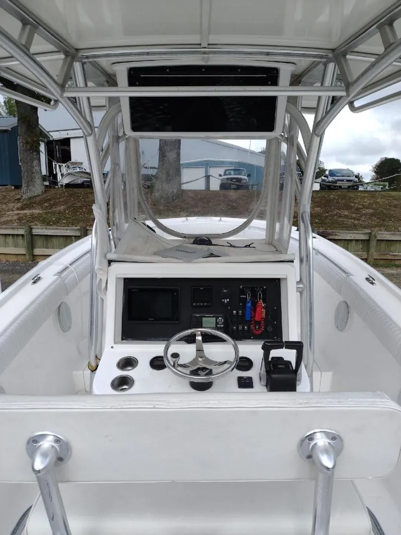 Slide: The Image of Buddy Davis 28 Center console 2005 - 3500117