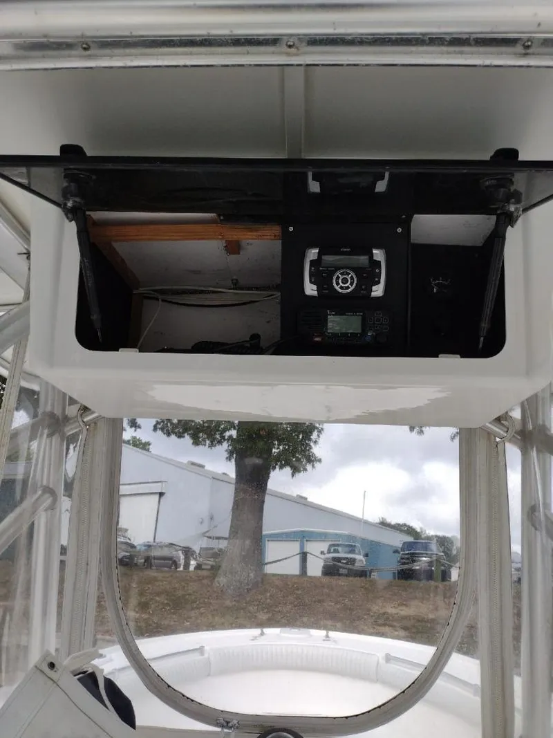 Slide: The Image of Buddy Davis 28 Center console 2005 - 3500116