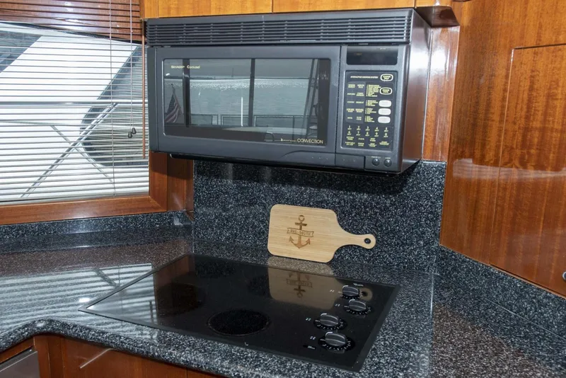 Slide: The Image of Hatteras Raised Pilothouse Motor Yacht 2002 - 3519852