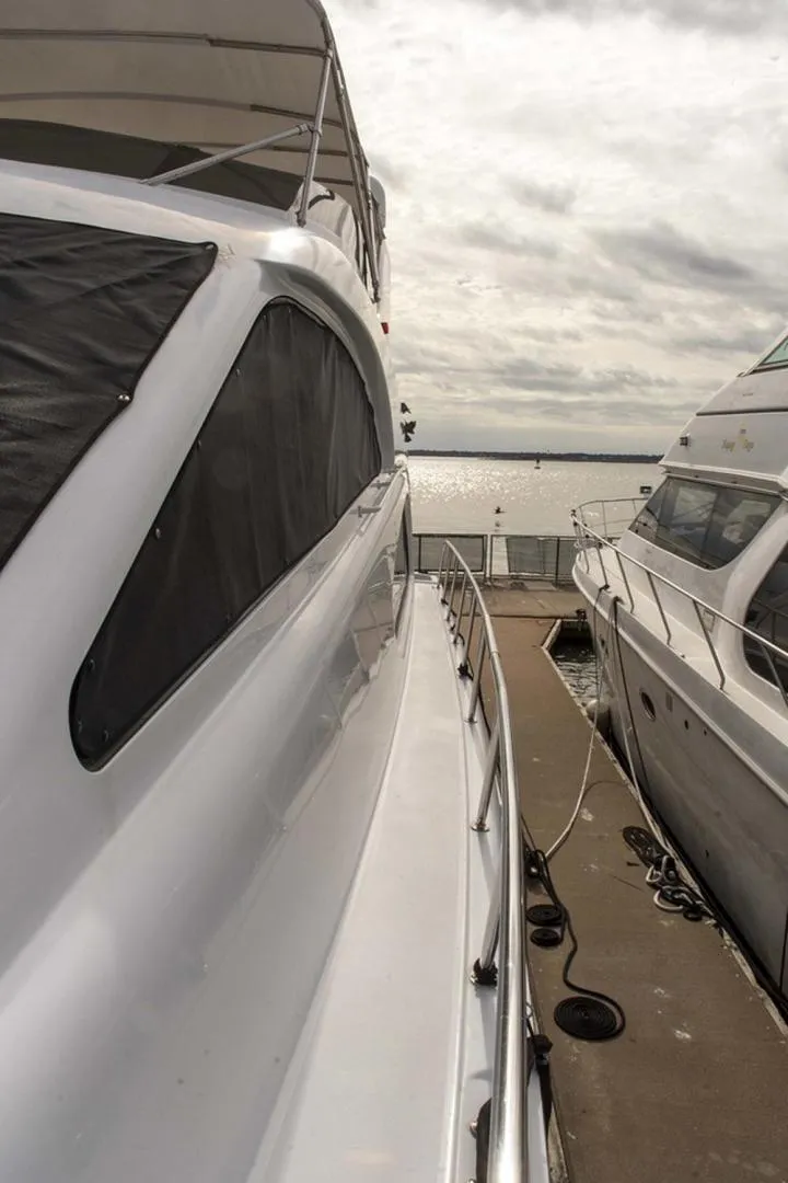 Slide: The Image of Hatteras Raised Pilothouse Motor Yacht 2002 - 3519909