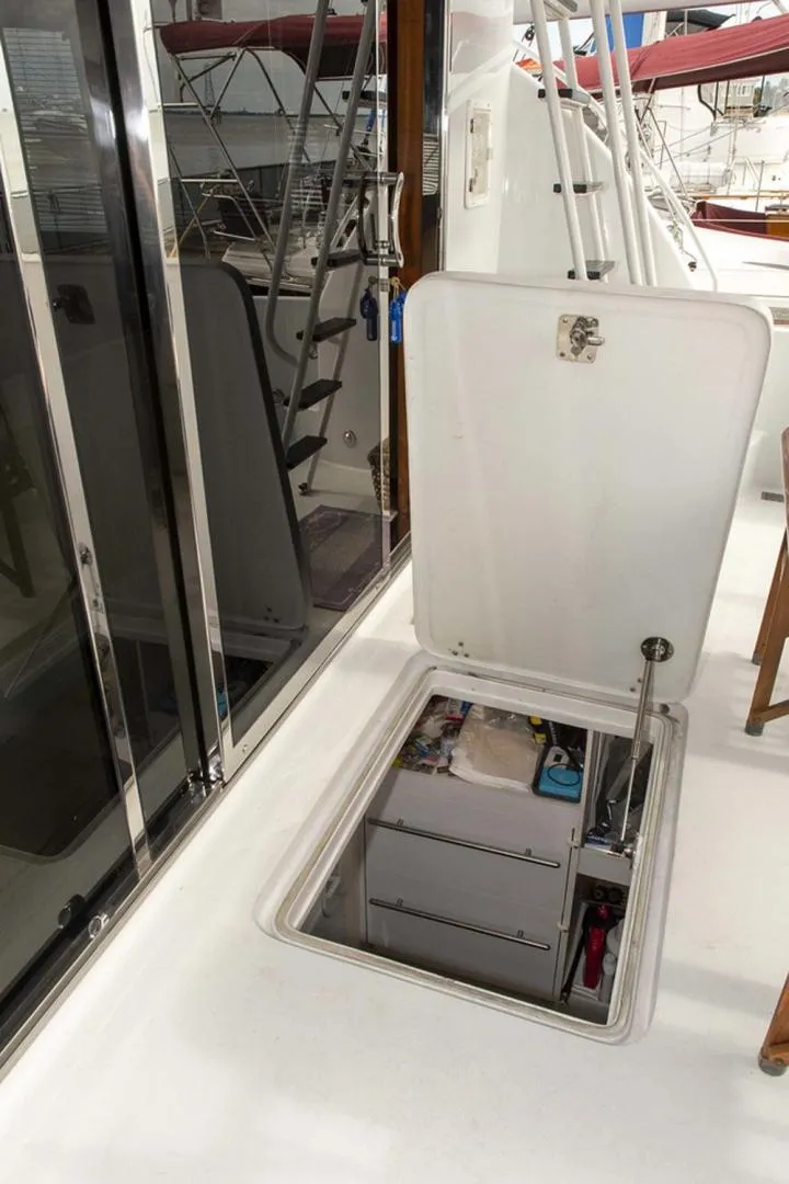 Slide: The Image of Hatteras Raised Pilothouse Motor Yacht 2002 - 3519935