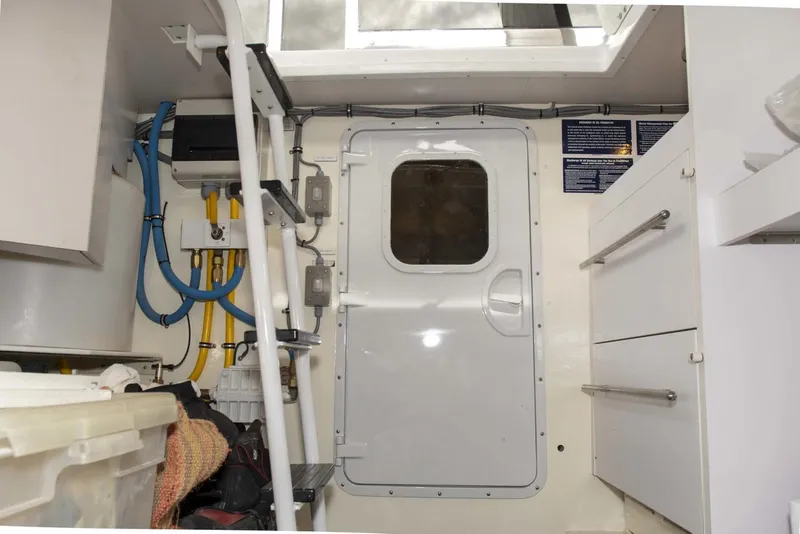 Slide: The Image of Hatteras Raised Pilothouse Motor Yacht 2002 - 3519938