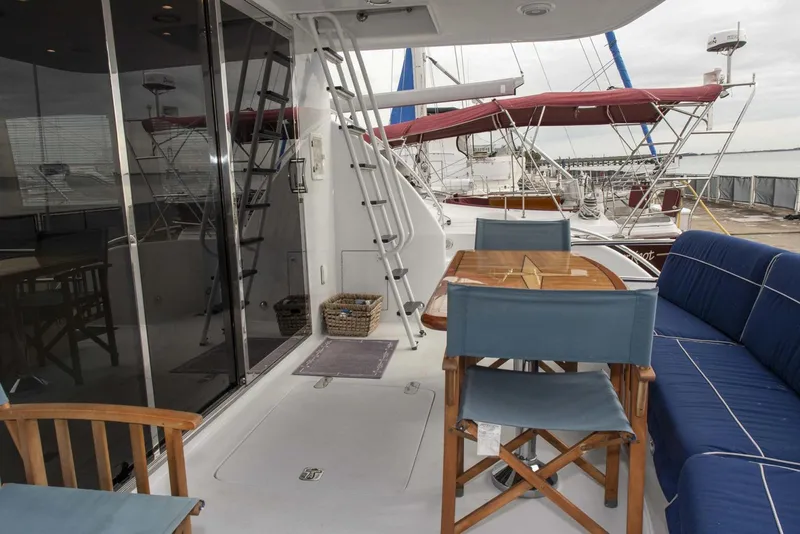 Slide: The Image of Hatteras Raised Pilothouse Motor Yacht 2002 - 3519939