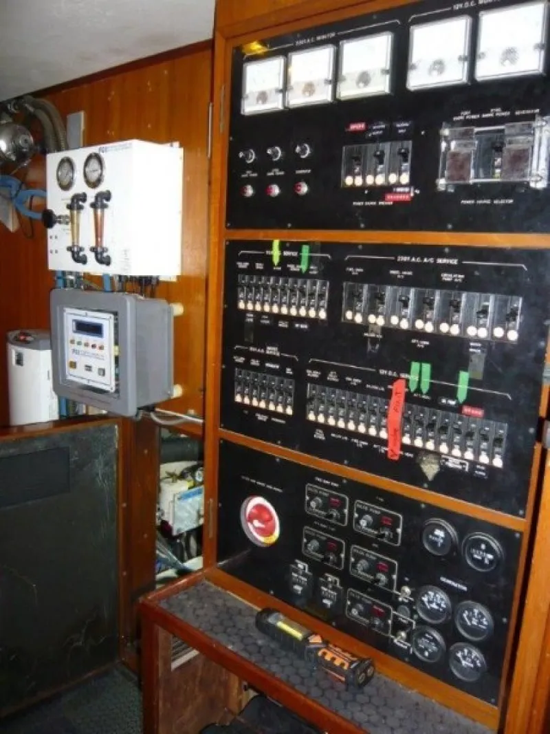 Slide: The Image of Cheoy Lee Motorsailer 1990 - 3501720