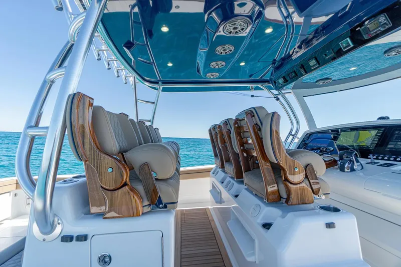 Slide: The Image of Valhalla Boatworks V-46 Center Console 2027 - 3510202