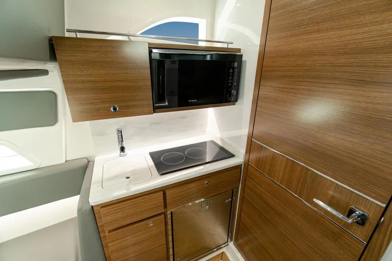 Slide: The Image of Valhalla Boatworks V-46 Center Console 2027 - 3510219