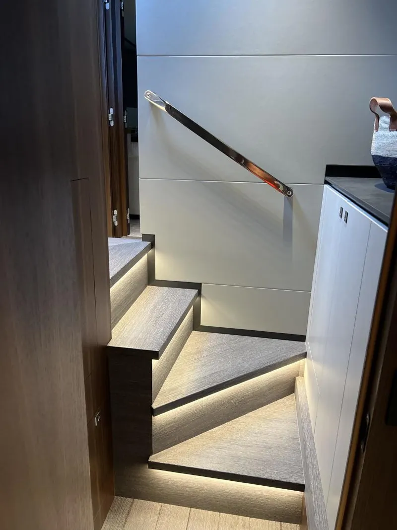 Slide: The Image of Astondoa AS5 2022 - 3524247