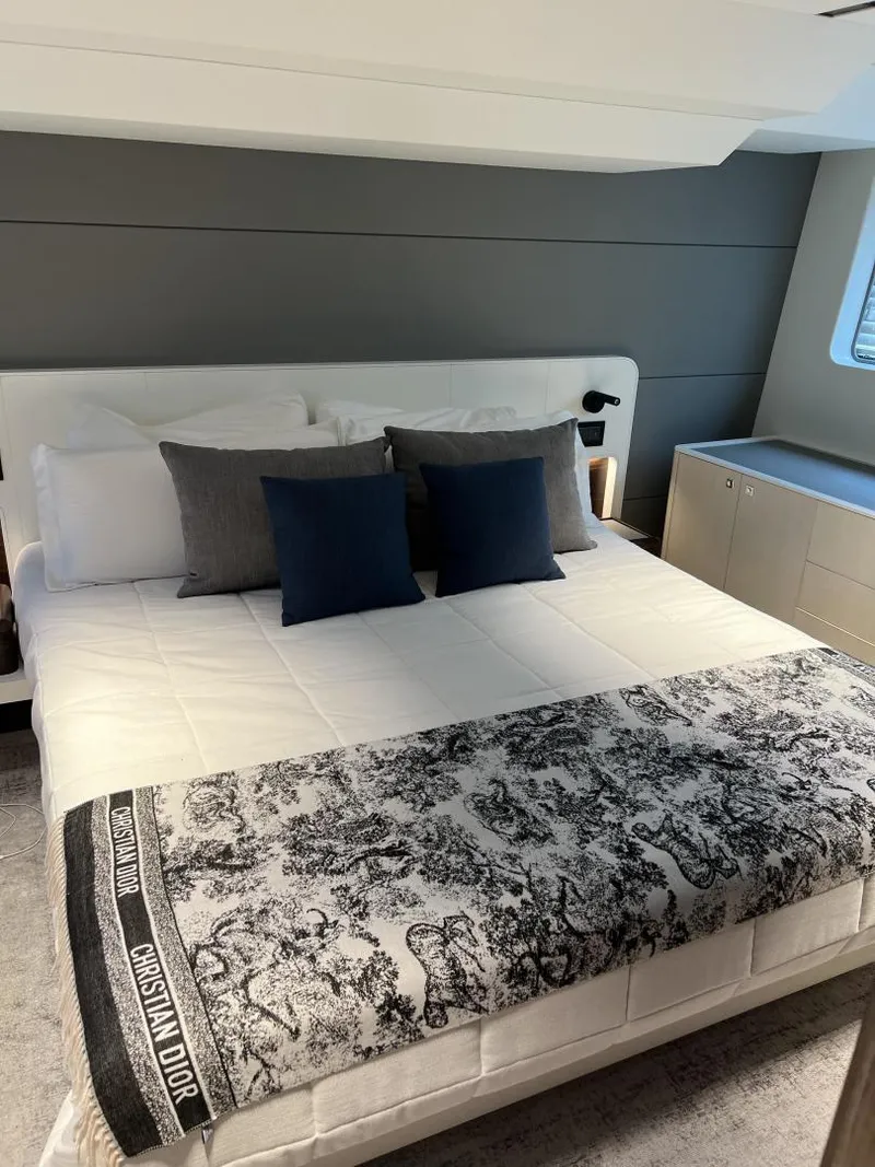 Slide: The Image of Astondoa AS5 2022 - 3524253