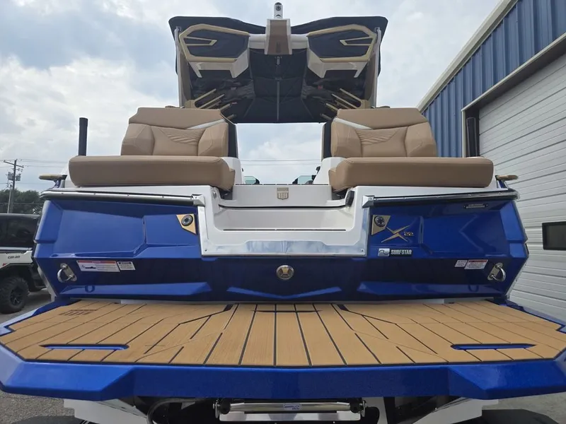 Slide: The Image of MasterCraft X22 2027 - 18