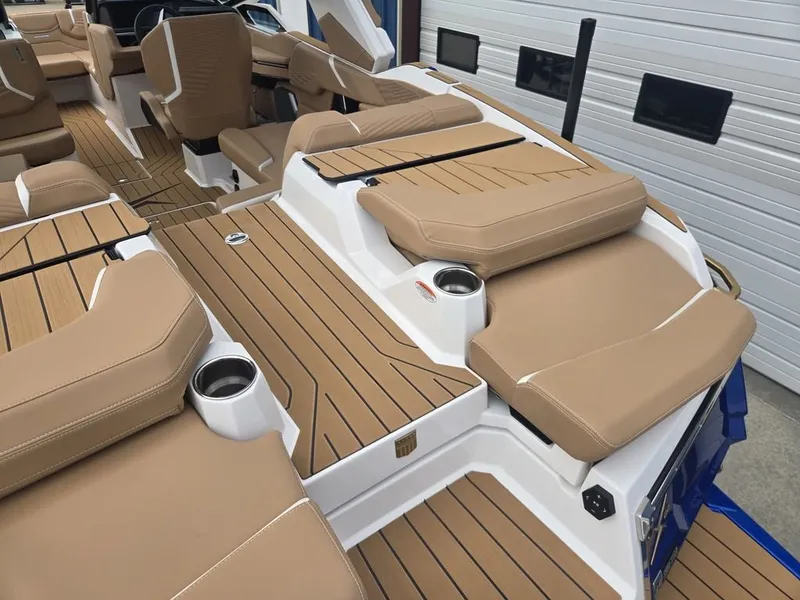 Slide: The Image of MasterCraft X22 2027 - 23