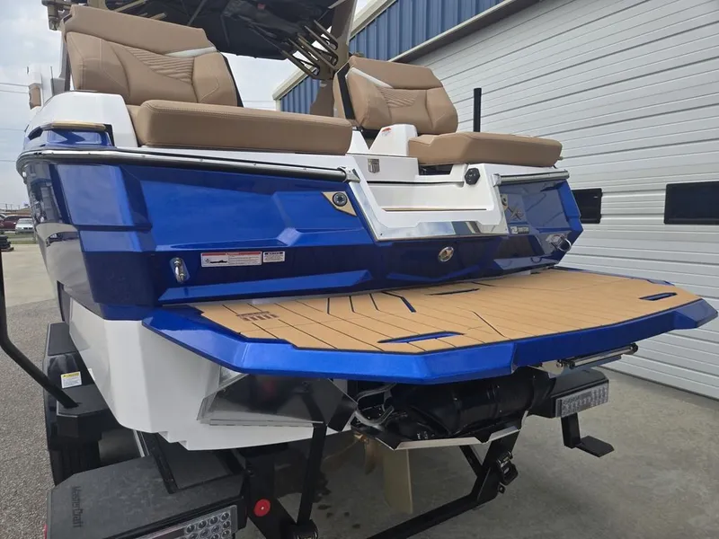 Slide: The Image of MasterCraft X22 2027 - 15