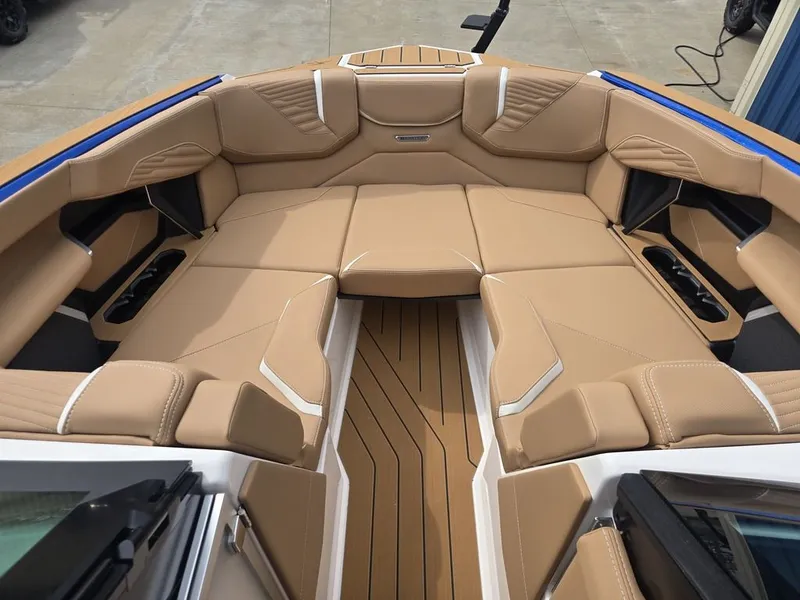 Slide: The Image of MasterCraft X22 2027 - 44