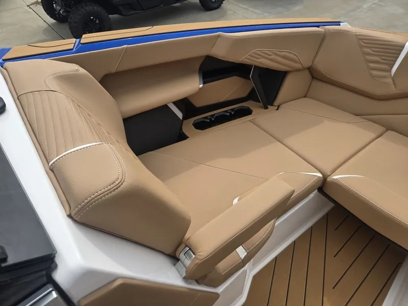Slide: The Image of MasterCraft X22 2027 - 45
