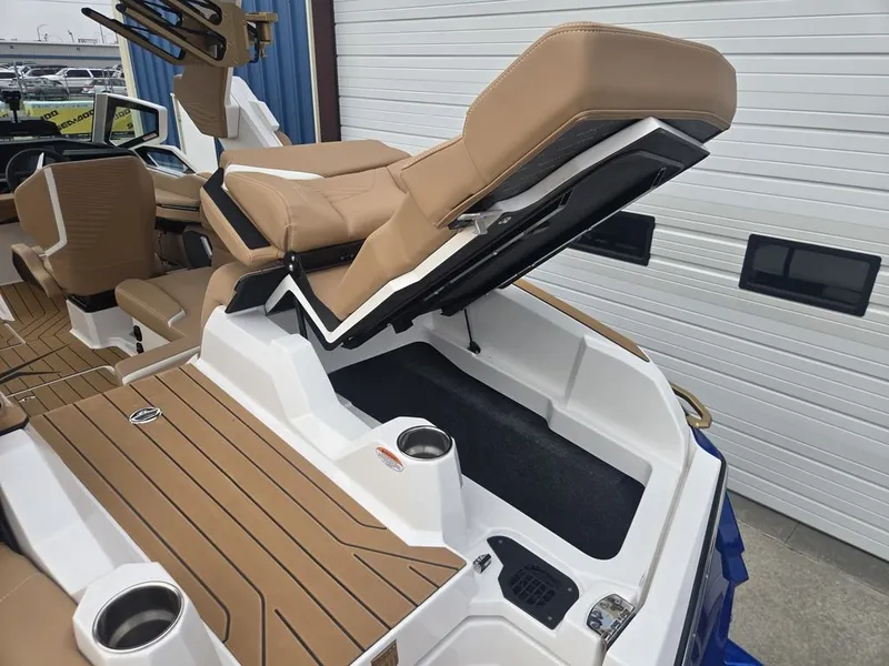 Slide: The Image of MasterCraft X22 2027 - 21