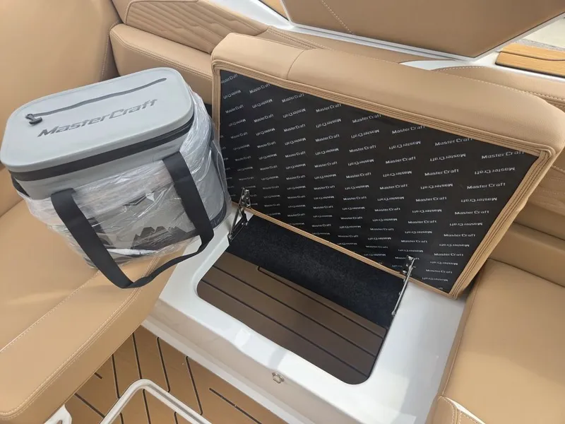 Slide: The Image of MasterCraft X22 2027 - 52
