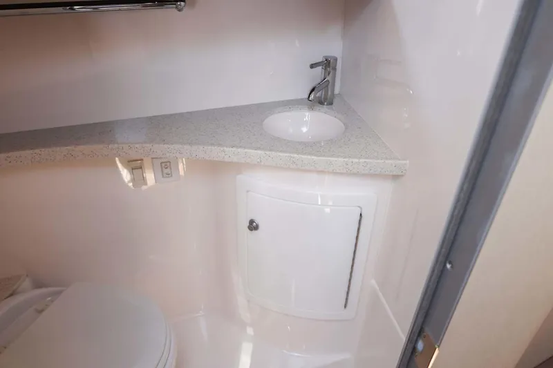 Slide: The Image of Regal Express 2017 - 3701102