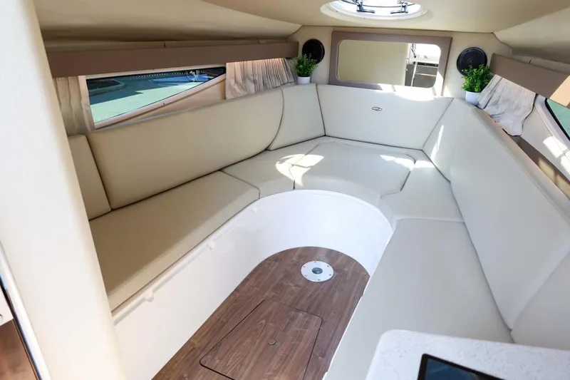 Slide: The Image of Regal Express 2017 - 3701103