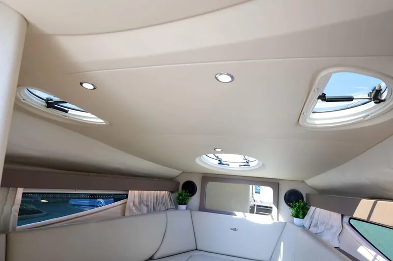 Slide: The Image of Regal Express 2017 - 3701106