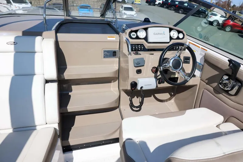 Slide: The Image of Regal Express 2017 - 3701115