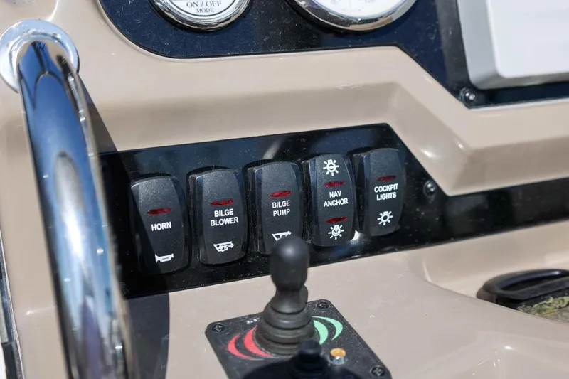 Slide: The Image of Regal Express 2017 - 3701119