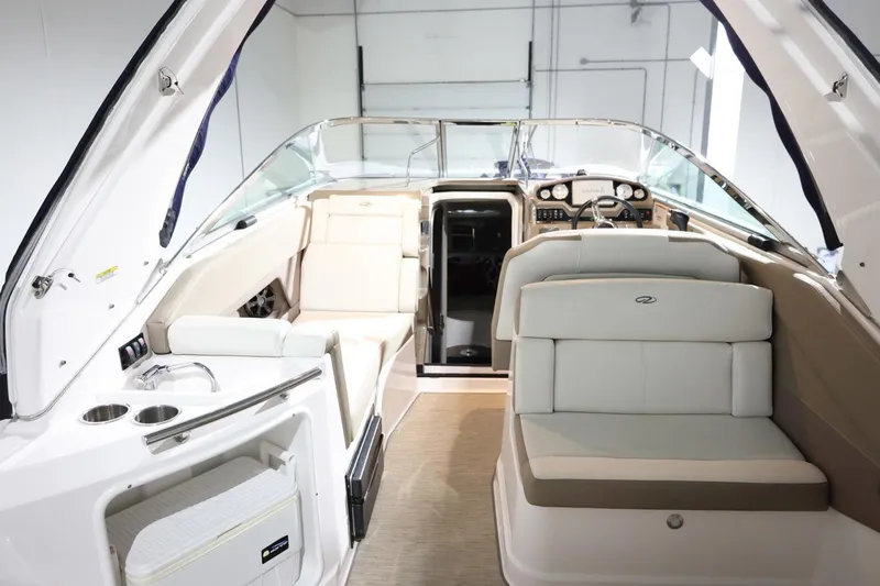 Slide: The Image of Regal Express 2017 - 3701131