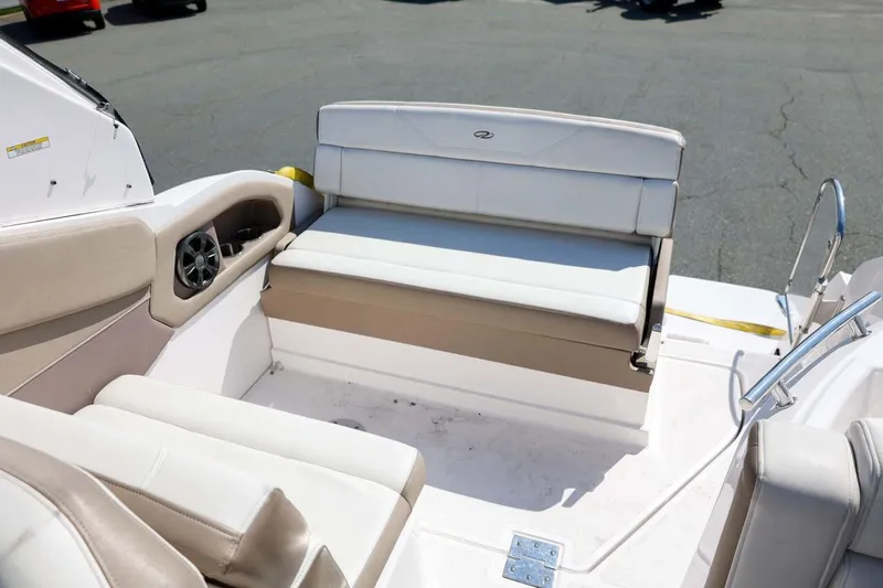 Slide: The Image of Regal Express 2017 - 3701139