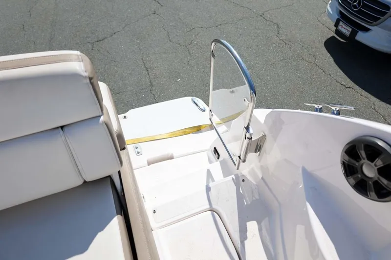 Slide: The Image of Regal Express 2017 - 3701140