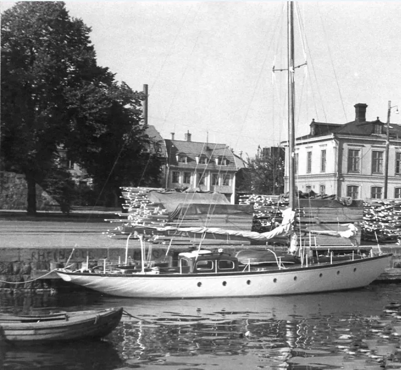 Slide: The Image of Prior to her conversion to a yawl in Germany - 3551204