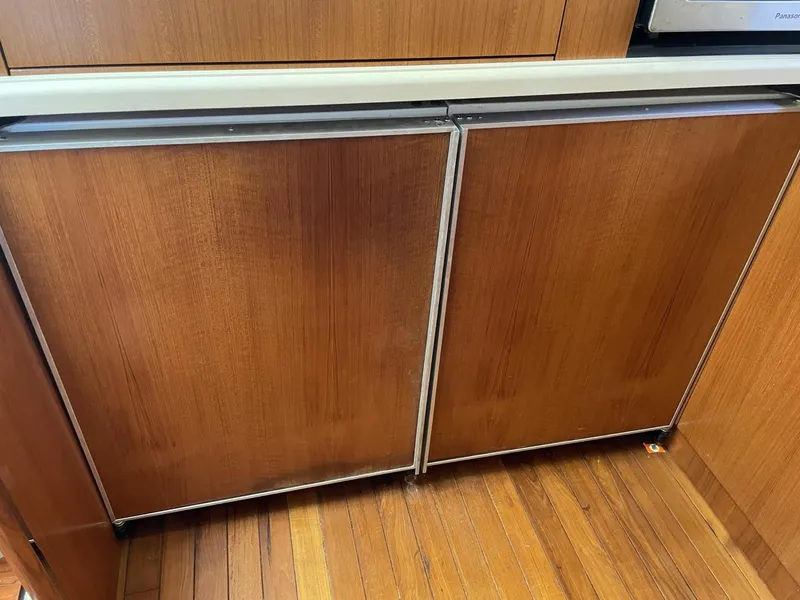 Slide: The Image of Tiara Sovran 2005 - 3552993