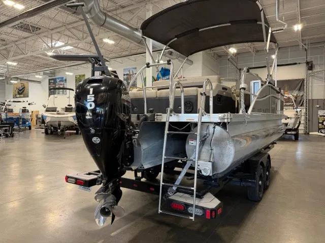 Slide: The Image of Barletta Boats C CLASS C22UC 2021 - 4