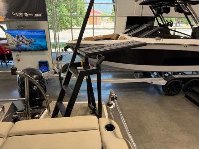 Slide: The Image of Barletta Boats C CLASS C22UC 2021 - 22