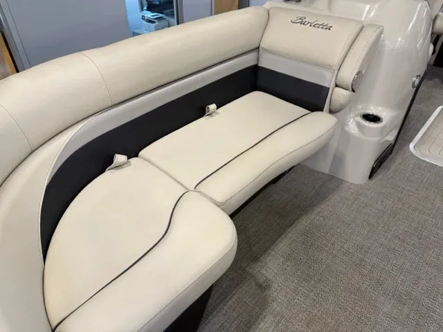 Slide: The Image of Barletta Boats C CLASS C22UC 2021 - 17