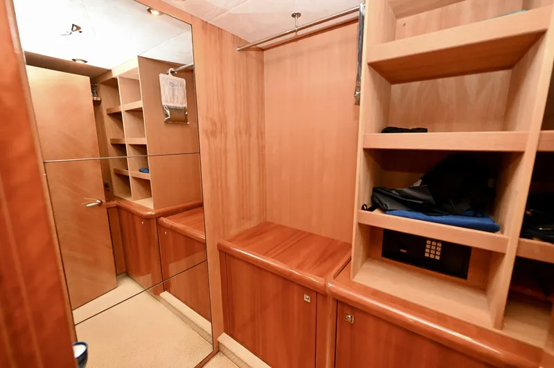 Slide: The Image of Sunseeker Yacht 2005 - 5421329