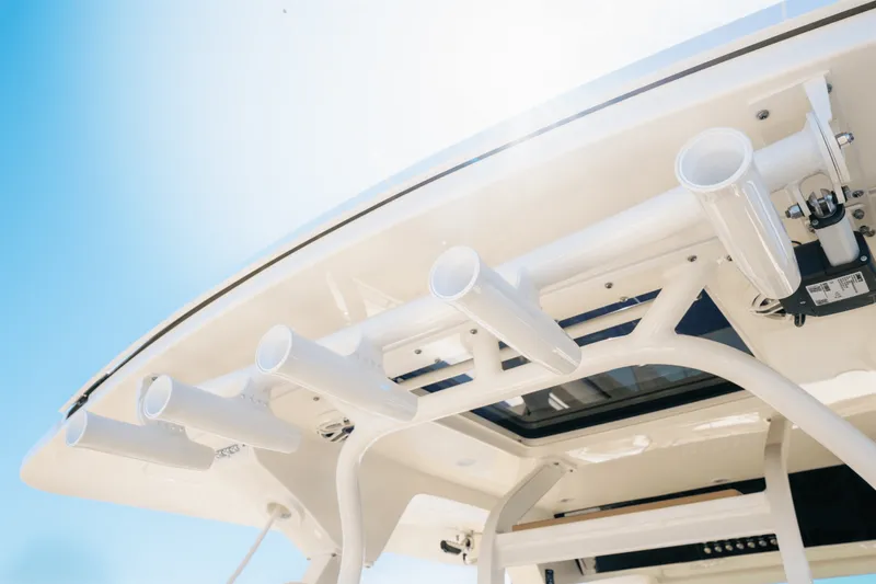 Slide: The Image of Scout 400 LXF 2025 - 15