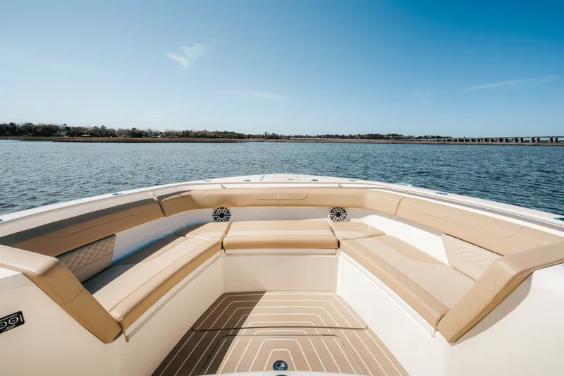 Slide: The Image of Scout 400 LXF 2025 - 36