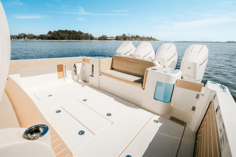 Slide: The Image of Scout 400 LXF 2025 - 8