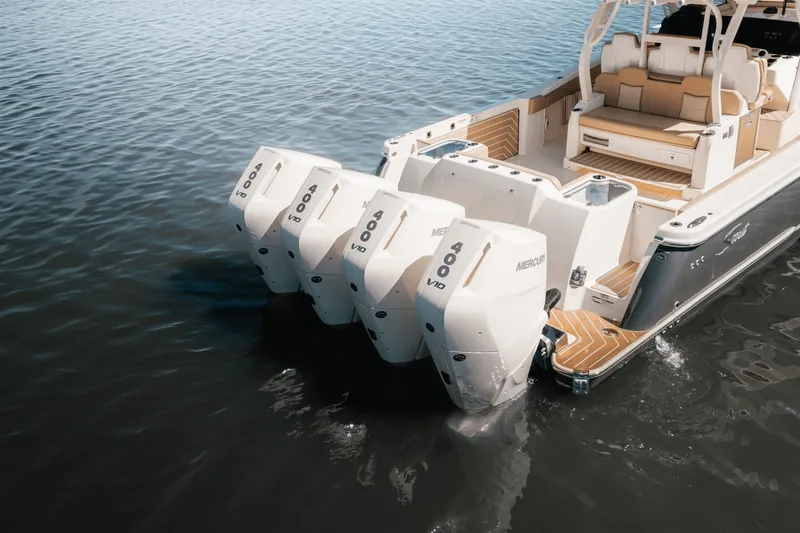 Slide: The Image of Scout 400 LXF 2025 - 10