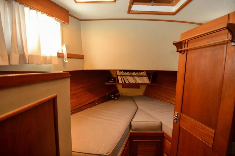 Slide: The Image of V-Berth - 3623146