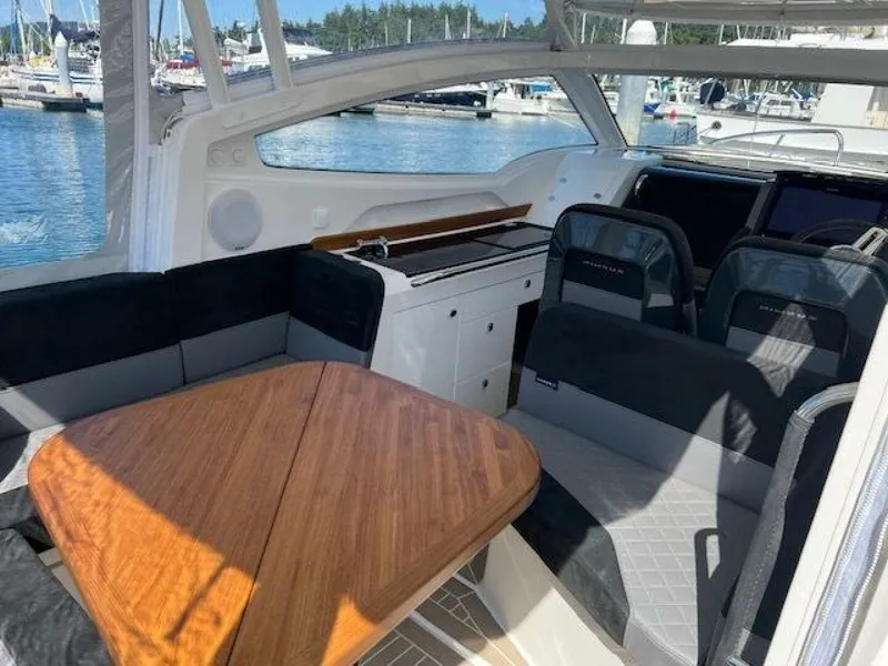 Slide: The Image of Nimbus W9 2023 - 3781700