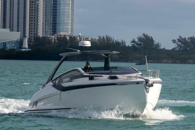 The Image of Fairline F//Line 33 Outboard 2023 - 4301721