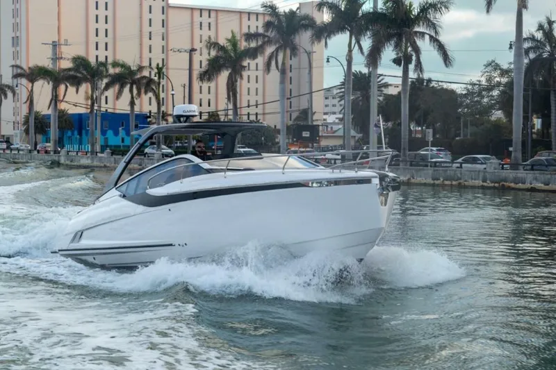 Slide: The Image of Fairline F//Line 33 Outboard 2023 - 4301716