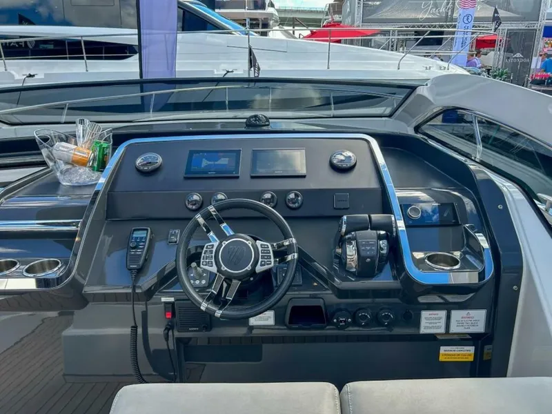 Slide: The Image of Fairline F//Line 33 Outboard 2023 - 4301711